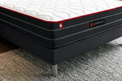 Pack lit complet 140x190 cm - Matelas + Sommier Noir + 2 oreillers + Couette - Boost